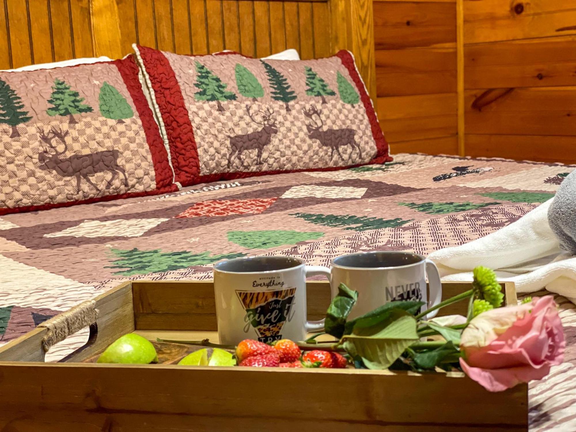 Spacious Resort Log Cabin, Easy Drive, Hot Tub, Arcade Gameroom, Mountain Vibe Gatlinburg Exterior foto