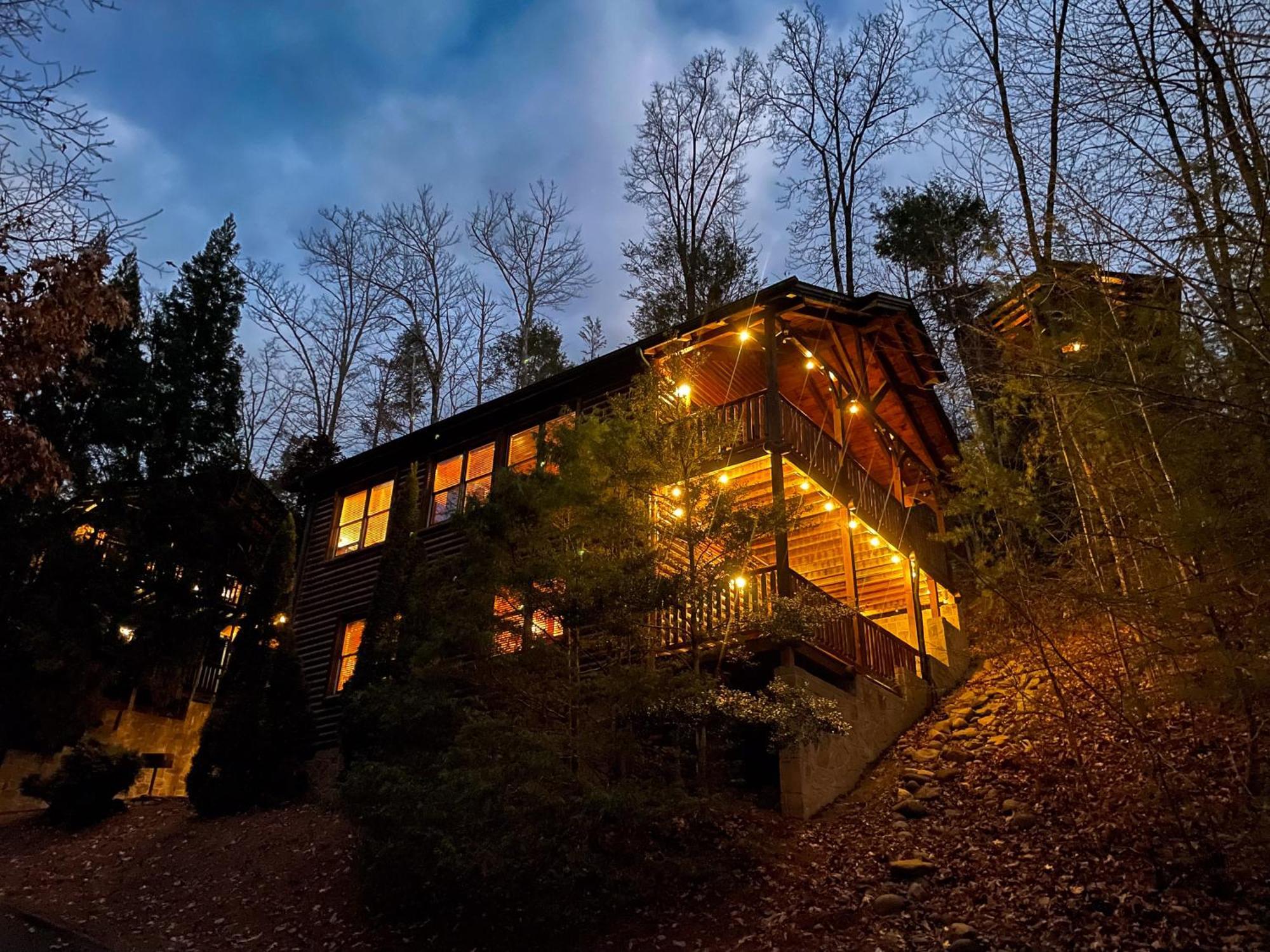 Spacious Resort Log Cabin, Easy Drive, Hot Tub, Arcade Gameroom, Mountain Vibe Gatlinburg Exterior foto